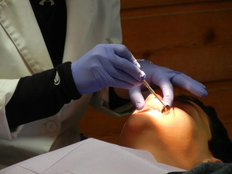 Фотография: Лечение зубов в стоматологической клинике Центр имплантации доктора Федорова: выгоды обращения №1 - BigPicture.ru