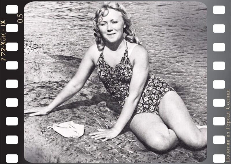 Фотография: Первые красавицы советского кино в купальниках на отдыхе №6 - BigPicture.ru