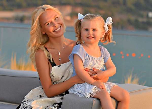 Фотография: 8 самых красивых и талантливых дочек звездных мам №8 - BigPicture.ru