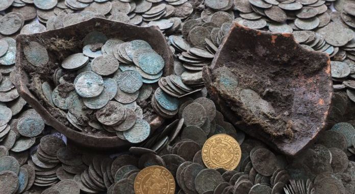 Фотография: Как наши предки хранили деньги и драгоценности без банков и сейфов №5 - BigPicture.ru