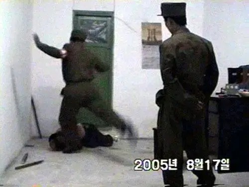 Фотография: Когда тиран заменяет бога: жестокие преследования христиан в Северной Корее №12 - BigPicture.ru