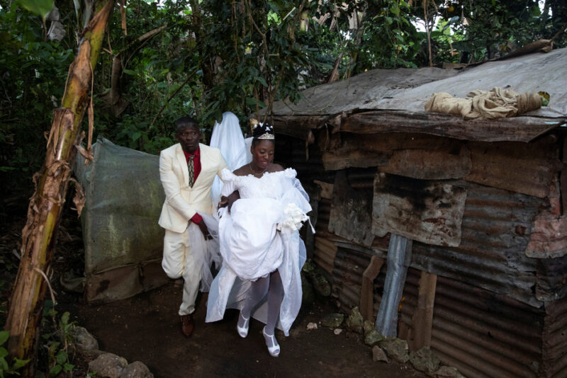 Фотография: Блеск и нищета гаитянских свадеб №3 - BigPicture.ru