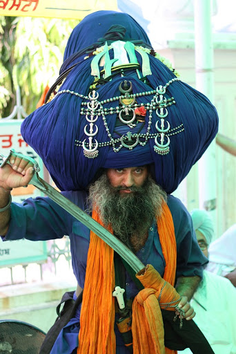 Фотография: Зачем жители Индии носят тюрбан? Раскрываем секрет эффектного головного убора №11 - BigPicture.ru