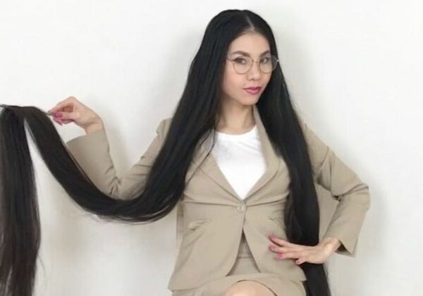 Девушка с самыми длинными в Японии волосами вынуждена терпеть насмешки