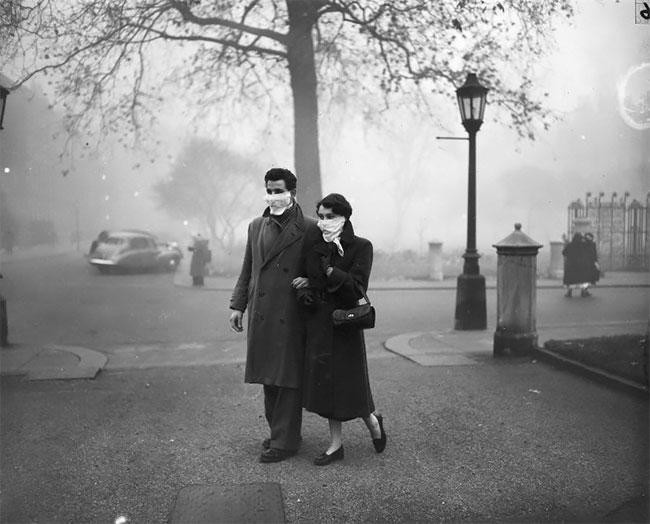 Фотография: Как лондонцы с помощью масок спасались от Великого смога в 1950-х №9 - BigPicture.ru