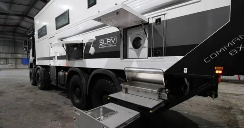 Фотография: Австралийская фирма создала фургон, в котором можно спастись во время апокалипсиса №7 - BigPicture.ru