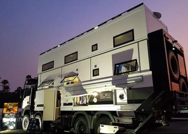 Австралийская фирма создала фургон, в котором можно спастись во время апокалипсиса