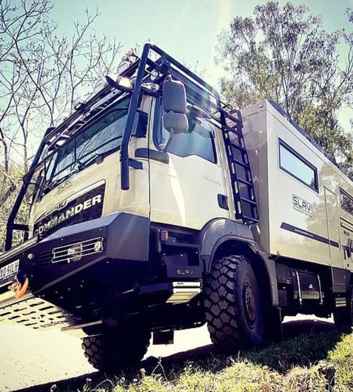 Фотография: Австралийская фирма создала фургон, в котором можно спастись во время апокалипсиса №3 - BigPicture.ru