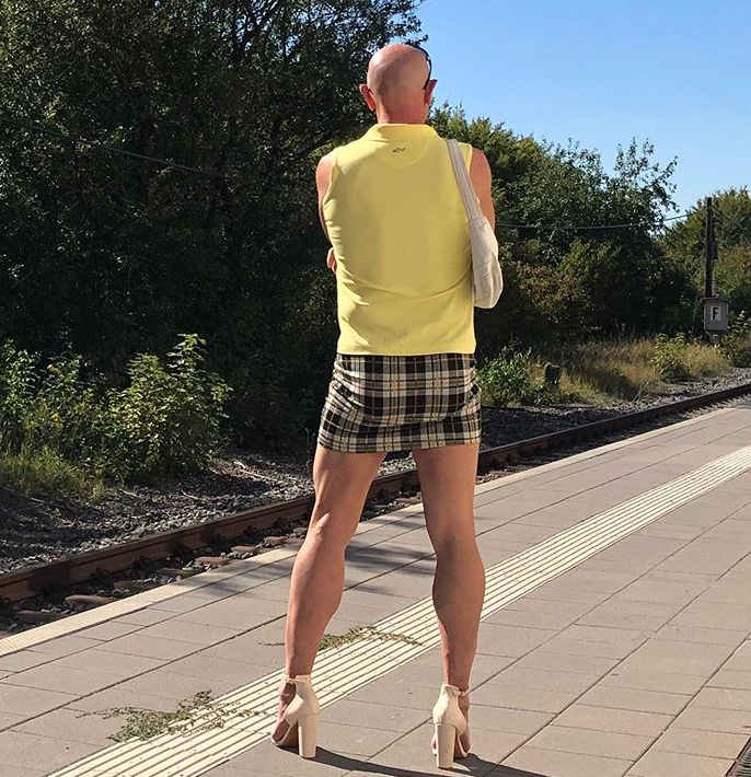 Фотография: Марк на шпильках: многодетный инженер из Германии обожает юбки и каблуки №9 - BigPicture.ru