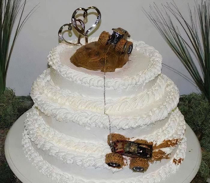 Фотография: 40 забавных, а чаще попросту неудачных свадебных тортов №36 - BigPicture.ru