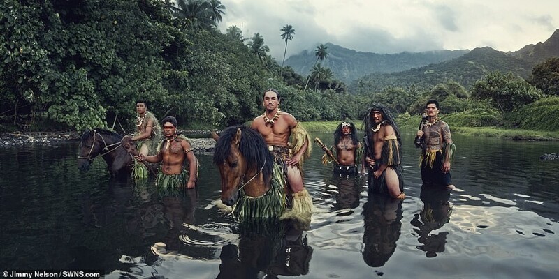Фотография: Уединенное племя с невероятно красивыми людьми в объективе Джимми Нельсона №11 - BigPicture.ru