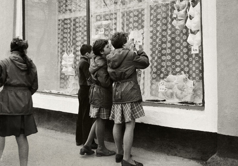 Фотография: Женское белье в СССР: что носили дамы самой счастливой страны планеты №12 - BigPicture.ru