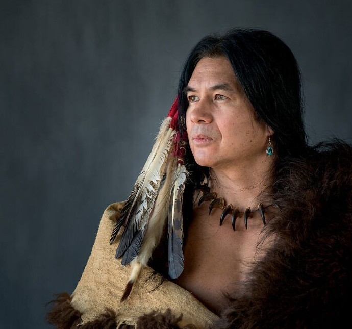 16 невероятных портретов американских индейцев в ритуальных костюмах