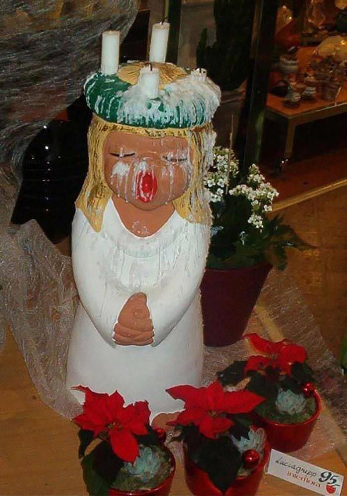 Фотография: 35 самых пошлых и дурацких рождественских украшений, веселящих до слез №24 - BigPicture.ru