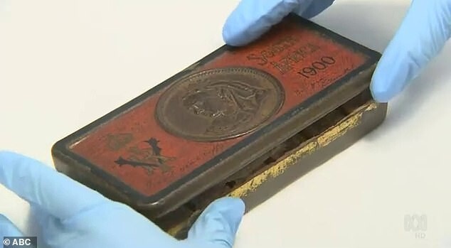 Фотография: Как выглядит шоколад 120-летней давности, который нашли среди вещей австралийского поэта №3 - BigPicture.ru