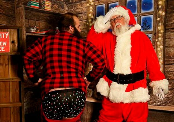 Ну очень плохой Санта: в США рождественские персонажи занялись сексом в торговом центре