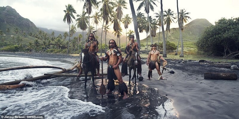 Фотография: Уединенное племя с невероятно красивыми людьми в объективе Джимми Нельсона №6 - BigPicture.ru