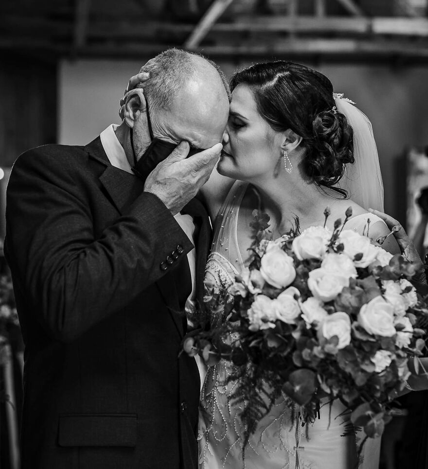 Фотография: 15 лучших свадебных фотографий 2020 года с конкурса Junebug Weddings №12 - BigPicture.ru