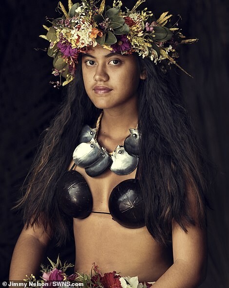 Фотография: Уединенное племя с невероятно красивыми людьми в объективе Джимми Нельсона №12 - BigPicture.ru