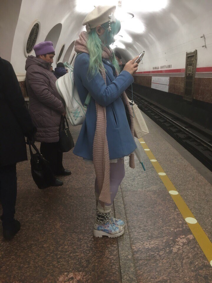 Фотография: 22 стильных пассажира метро Санкт-Петербурга №10 - BigPicture.ru