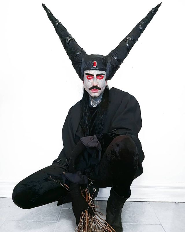 Фотография: Знакомьтесь, Филипп Ройер - гламурный вампир из Монреаля №6 - BigPicture.ru