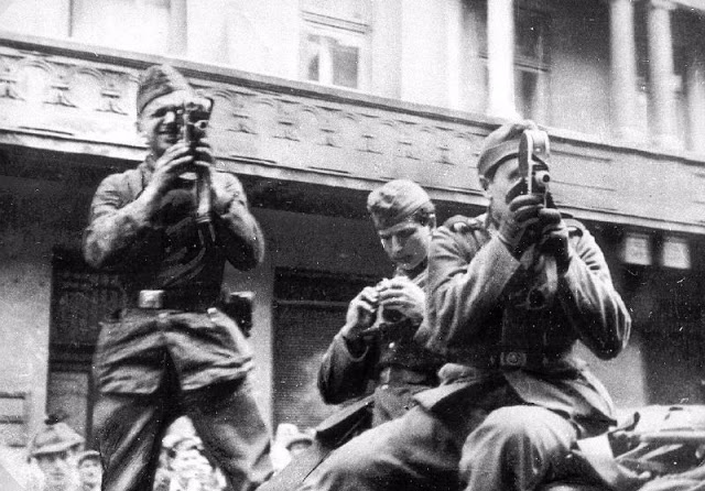 Фотография: 30 шокирующих фотографий львовских погромов 1941 года №9 - BigPicture.ru