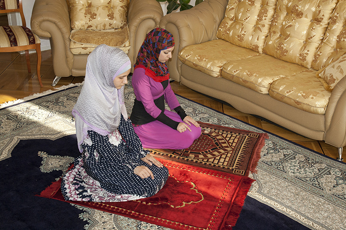 Фотография: Зачем мусульмане используют молитвенный коврик для намаза №3 - BigPicture.ru
