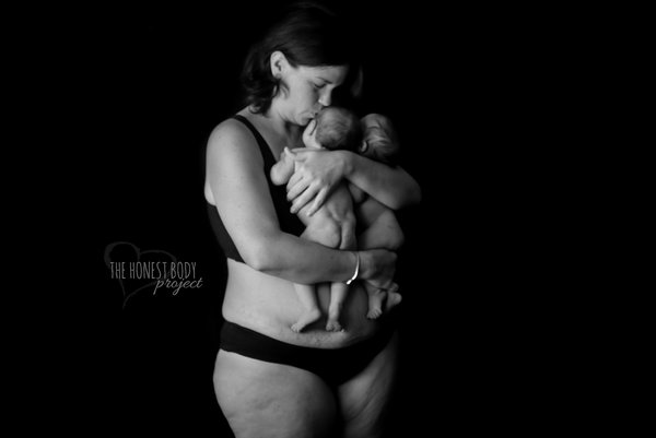 Фотография: Откровенный фотопроект: как на самом деле выглядят женщины после родов №5 - BigPicture.ru