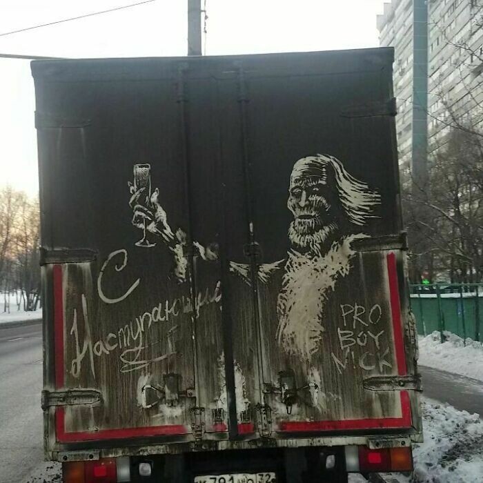 Фотография: 35 крутых рисунков на грязных грузовиках от художника Никиты Голубева ака Pro Boy Nick №32 - BigPicture.ru