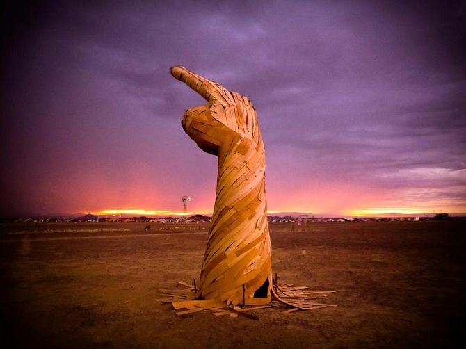 Фотография: Аудиовизуальные скульптуры Дэниела Поппера, создающие атмосферу фестивалей №10 - BigPicture.ru
