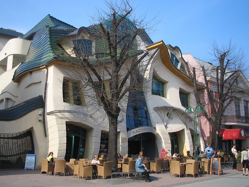 Как выглядит Кривой дом в польском Сопоте