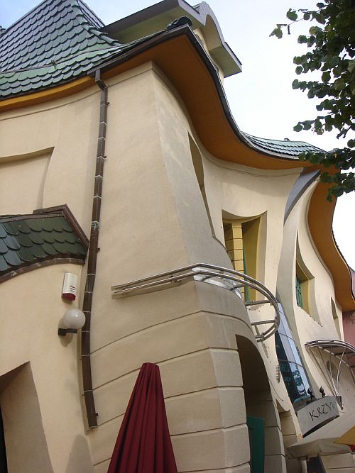 Как выглядит Кривой дом в польском Сопоте