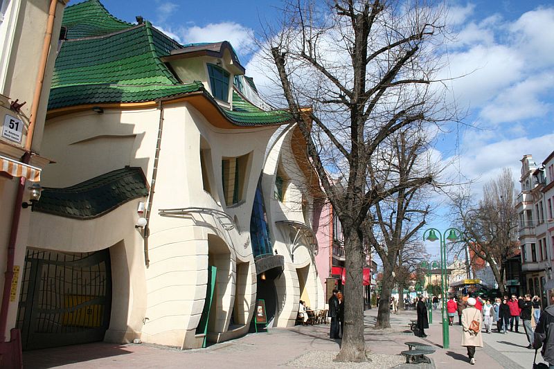 Фотография: Как выглядит Кривой дом в польском Сопоте №7 - BigPicture.ru