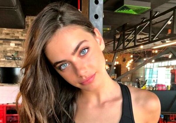 Израильская модель Яэль Шелбиа признана женщиной с самым красивым лицом
