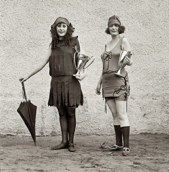 Фотография: Непристойная мода вековой давности: чулки, закатанные под коленку №10 - BigPicture.ru