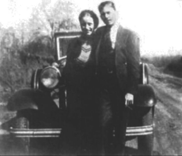 Фотография: Фотографии настоящих Бонни и Клайда, снятые в 1933 году №2 - BigPicture.ru
