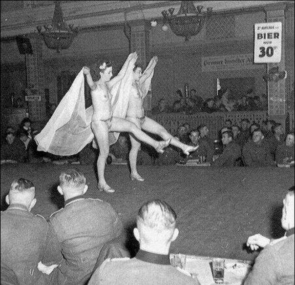 Фотография: Проституция в Третьем рейхе: редкие архивные кадры №3 - BigPicture.ru