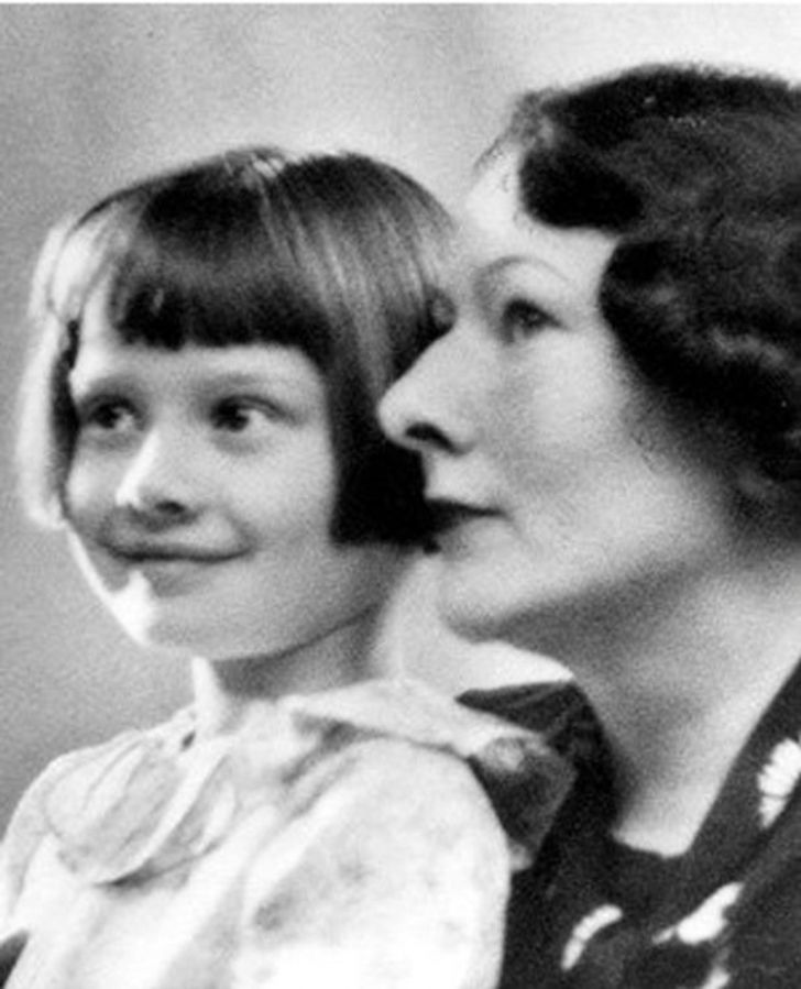 Одри Хепберн и ее мама баронесса Элла ван Хеемпстра