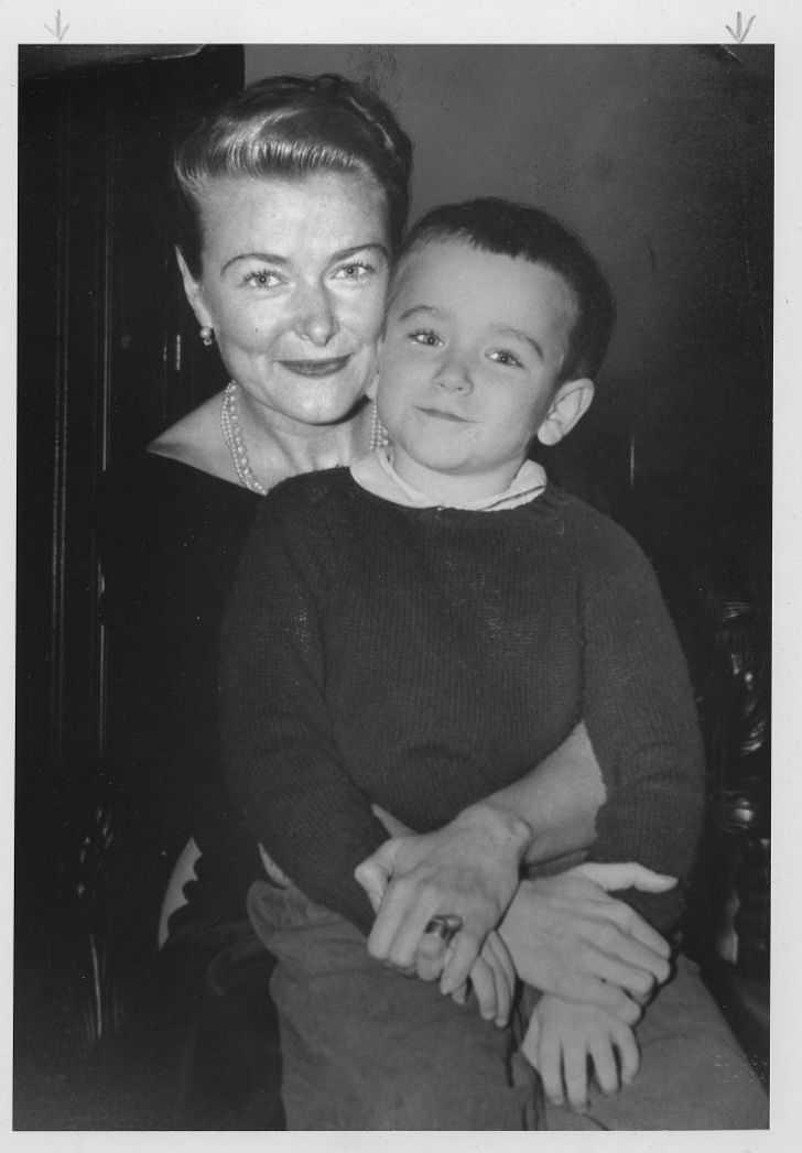Семилетний Робин Уильямс и его мама Лори Уильямс
