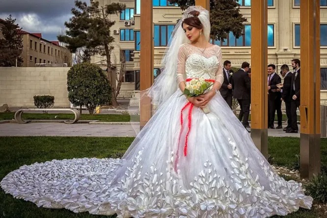 Фотография: Как выглядят невесты в Косово или Осетии? Самые эффектные бьюти-образы со свадеб №5 - BigPicture.ru