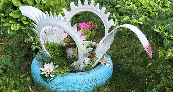 Треш от дворовых дизайнеров: 22 антипримера украшения дворов и подъездов