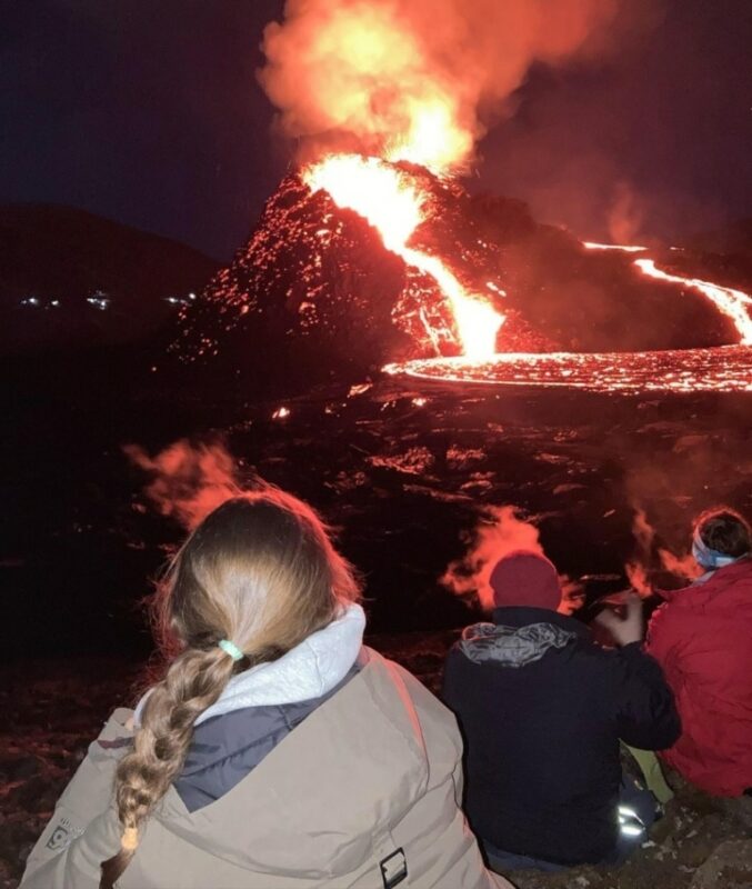 Фотография: Почему извержение вулкана в Исландии идеально для туристов №5 - BigPicture.ru
