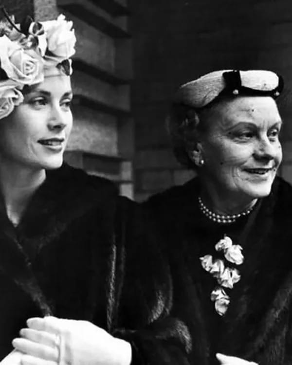 Фотография: Как выглядели мамы Мэрилин Монро, принцессы Дианы и других икон стиля XX века №11 - BigPicture.ru