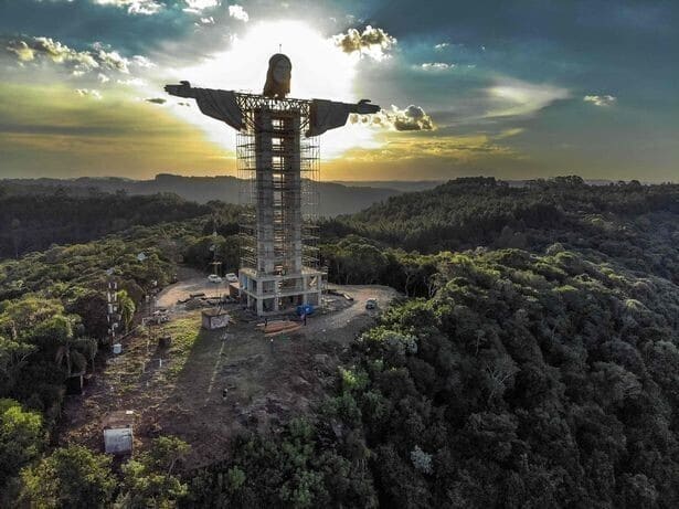 Фотография: Зачем в Бразилии строят статую Христа выше предыдущей №4 - BigPicture.ru