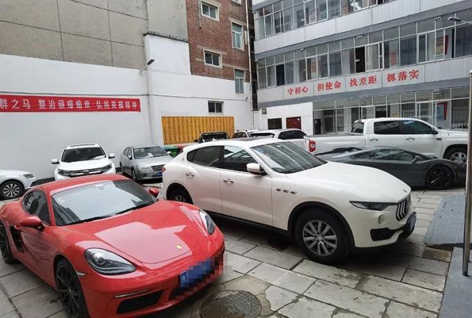 Фотография: Китайский аферист встречался сразу с 20 женщинами. Трое из них жили в одном доме №5 - BigPicture.ru