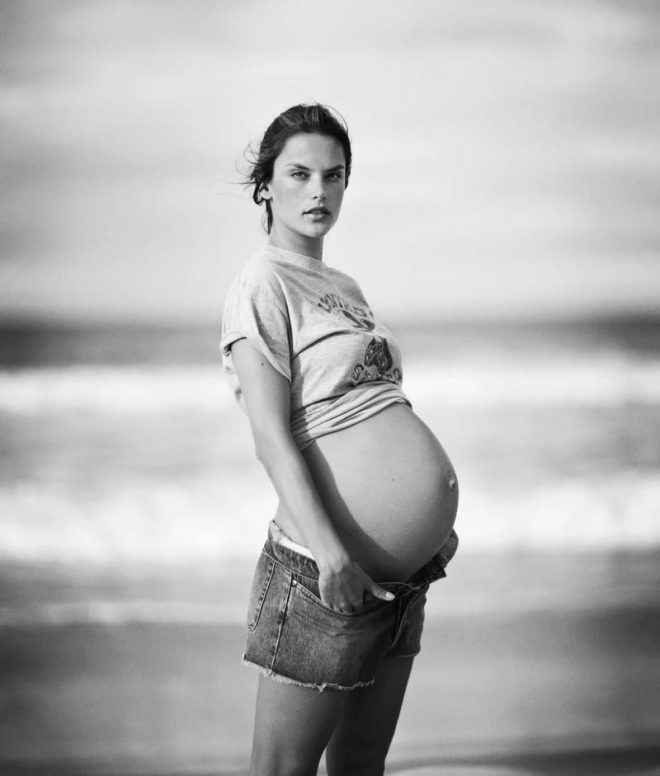Фотография: 40 фото беременных супермоделей №7 - BigPicture.ru