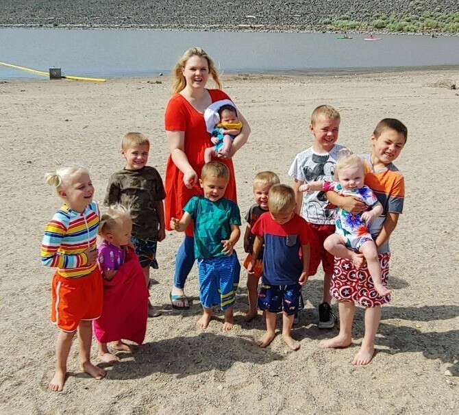 Фотография: 36-летняя жена пастора родила 11 раз, беременея каждый год брака, и хочет еще детей №4 - BigPicture.ru