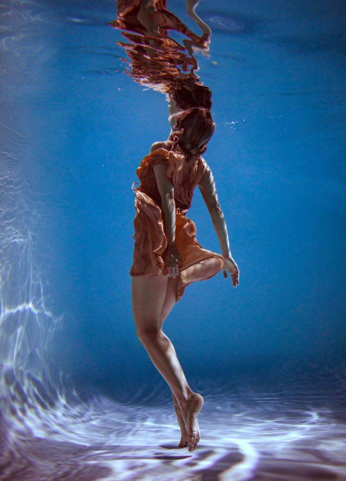 Фотография: Чувственная подводная фотография Марты Сирко №7 - BigPicture.ru