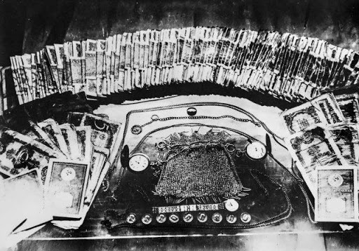 Фотография: Миллионеры блокадного Ленинграда: как паразиты наживались на человеческом горе №6 - BigPicture.ru