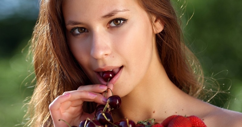 Фотография: Почему некоторым женщинам на Руси запрещали есть черешню №1 - BigPicture.ru